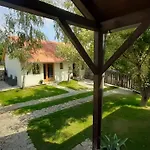 Guest house Vendeghaz 3*