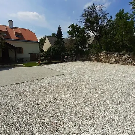 Pensjonat Vendeghaz Köveskál