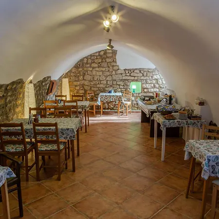 Πανσιόν Vendeghaz Köveskál